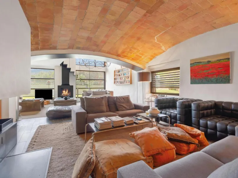Cozy rustic-modern masia in the heart of Les Gavarres, Forallac