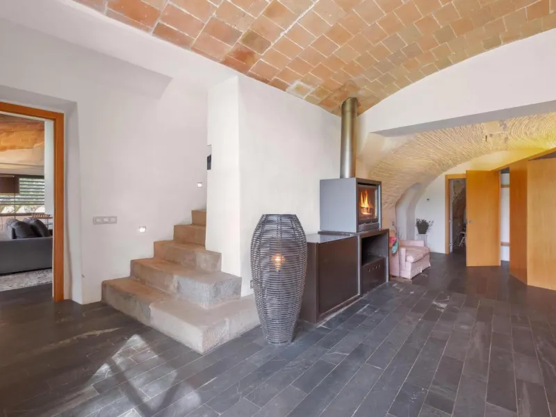 Cozy rustic-modern masia in the heart of Les Gavarres, Forallac