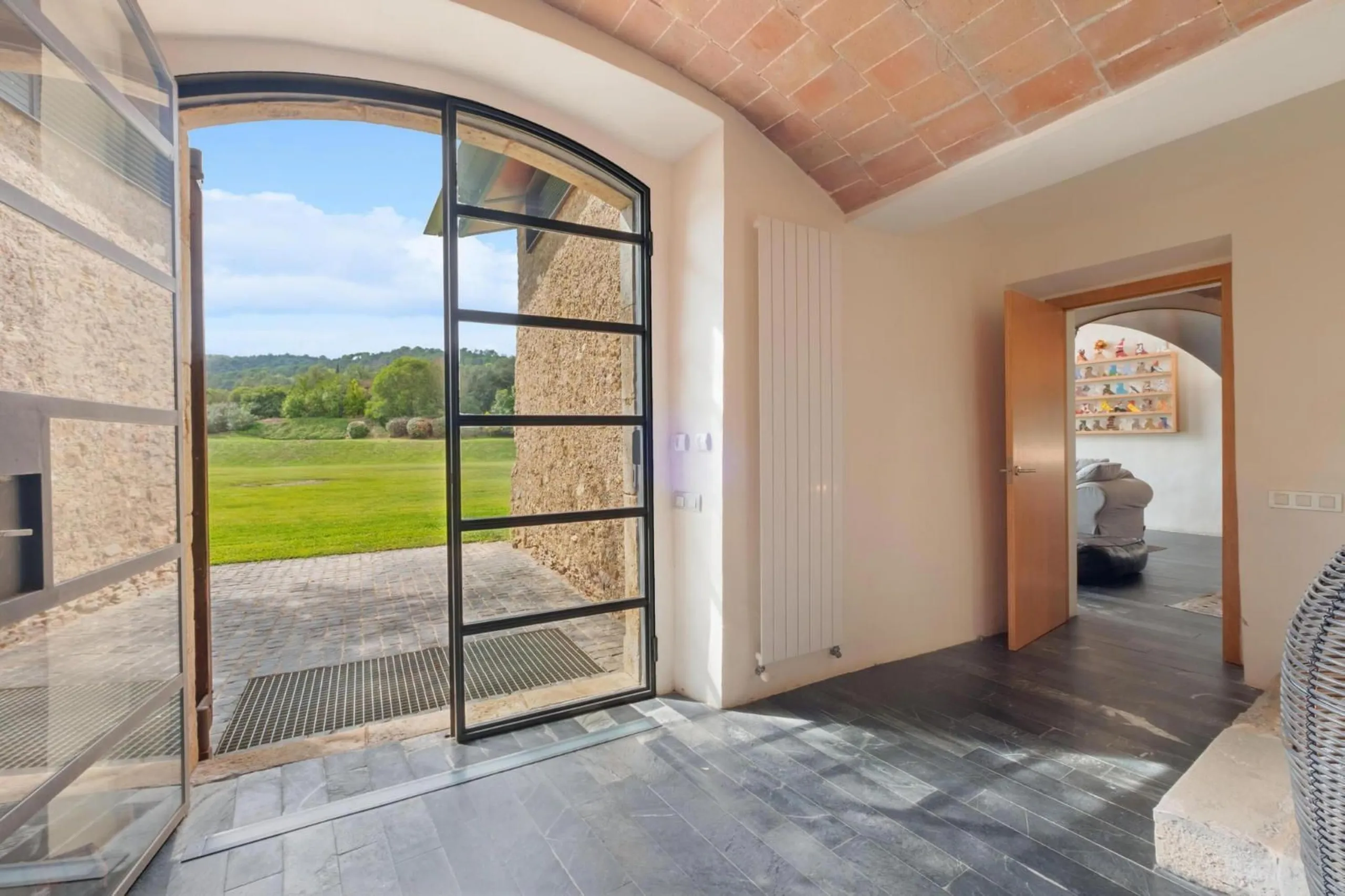 Cozy rustic-modern masia in the heart of Les Gavarres, Forallac