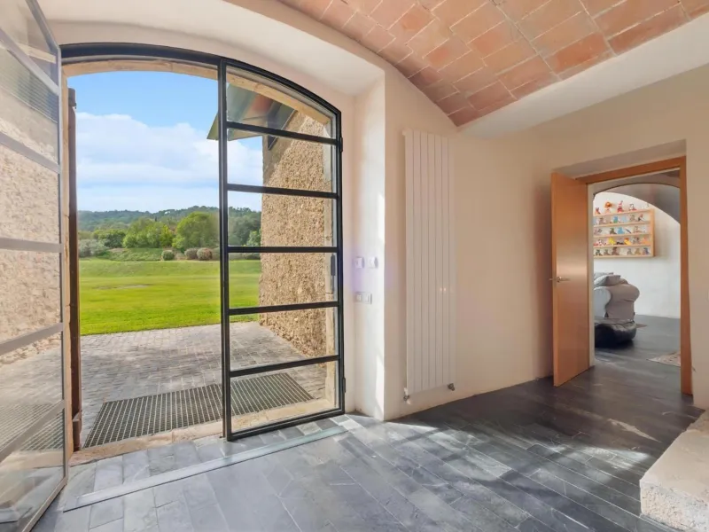 Cozy rustic-modern masia in the heart of Les Gavarres, Forallac