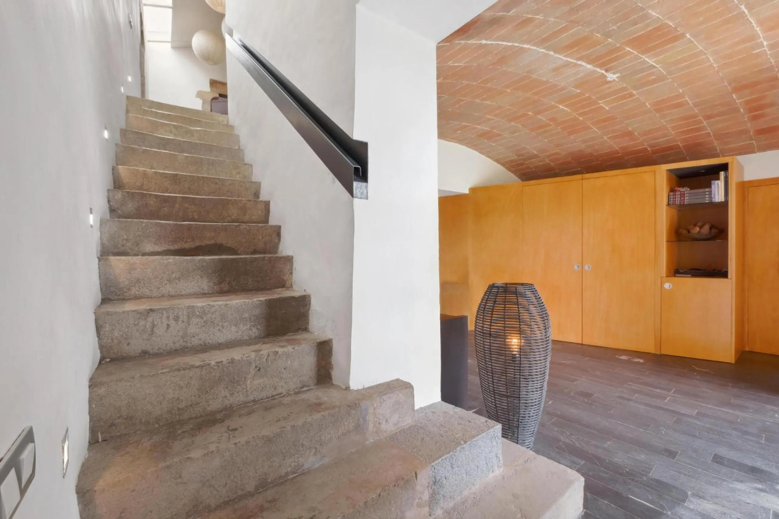 Cozy rustic-modern masia in the heart of Les Gavarres, Forallac