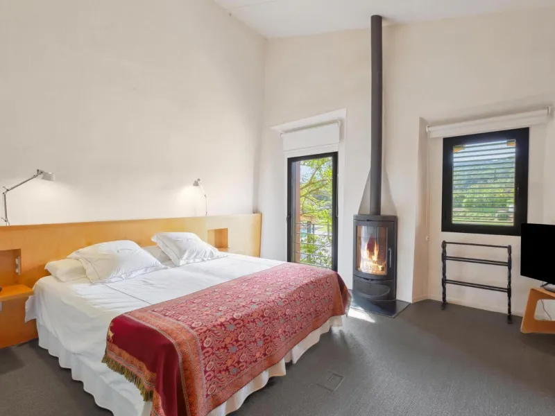 Cozy rustic-modern masia in the heart of Les Gavarres, Forallac