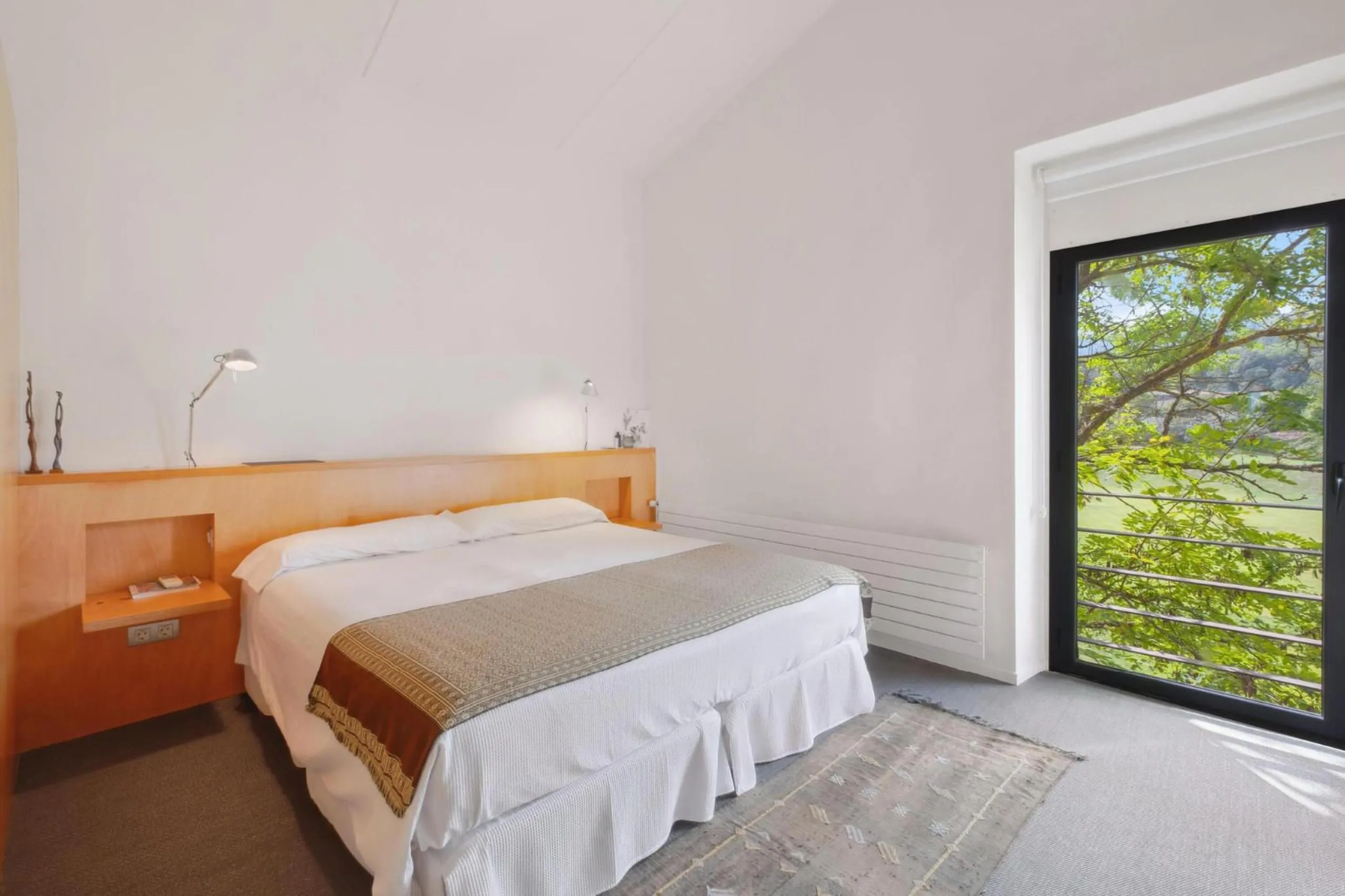 Cozy rustic-modern masia in the heart of Les Gavarres, Forallac