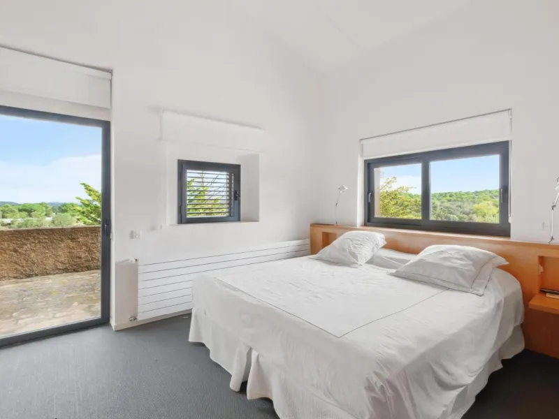 Cozy rustic-modern masia in the heart of Les Gavarres, Forallac