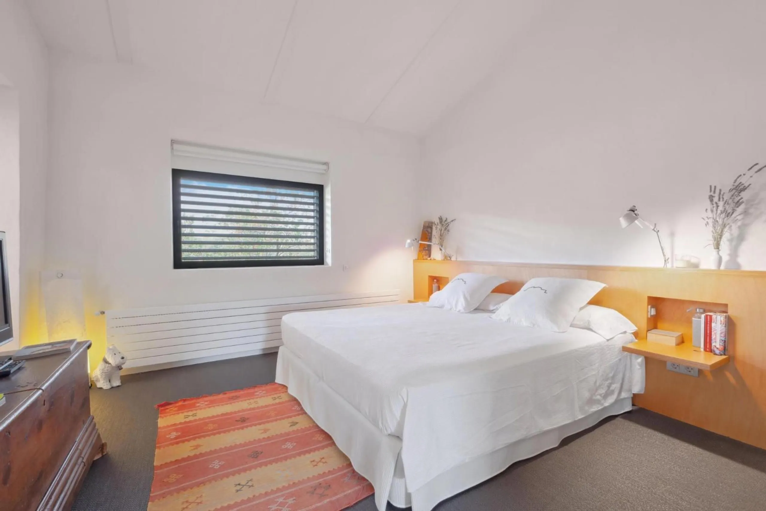 Cozy rustic-modern masia in the heart of Les Gavarres, Forallac