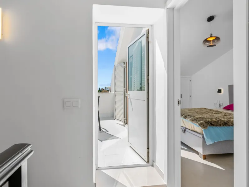 Stunning Fully Refurbished 4-Bedroom, 3-Bathroom Villa in Bel Air Cancelada