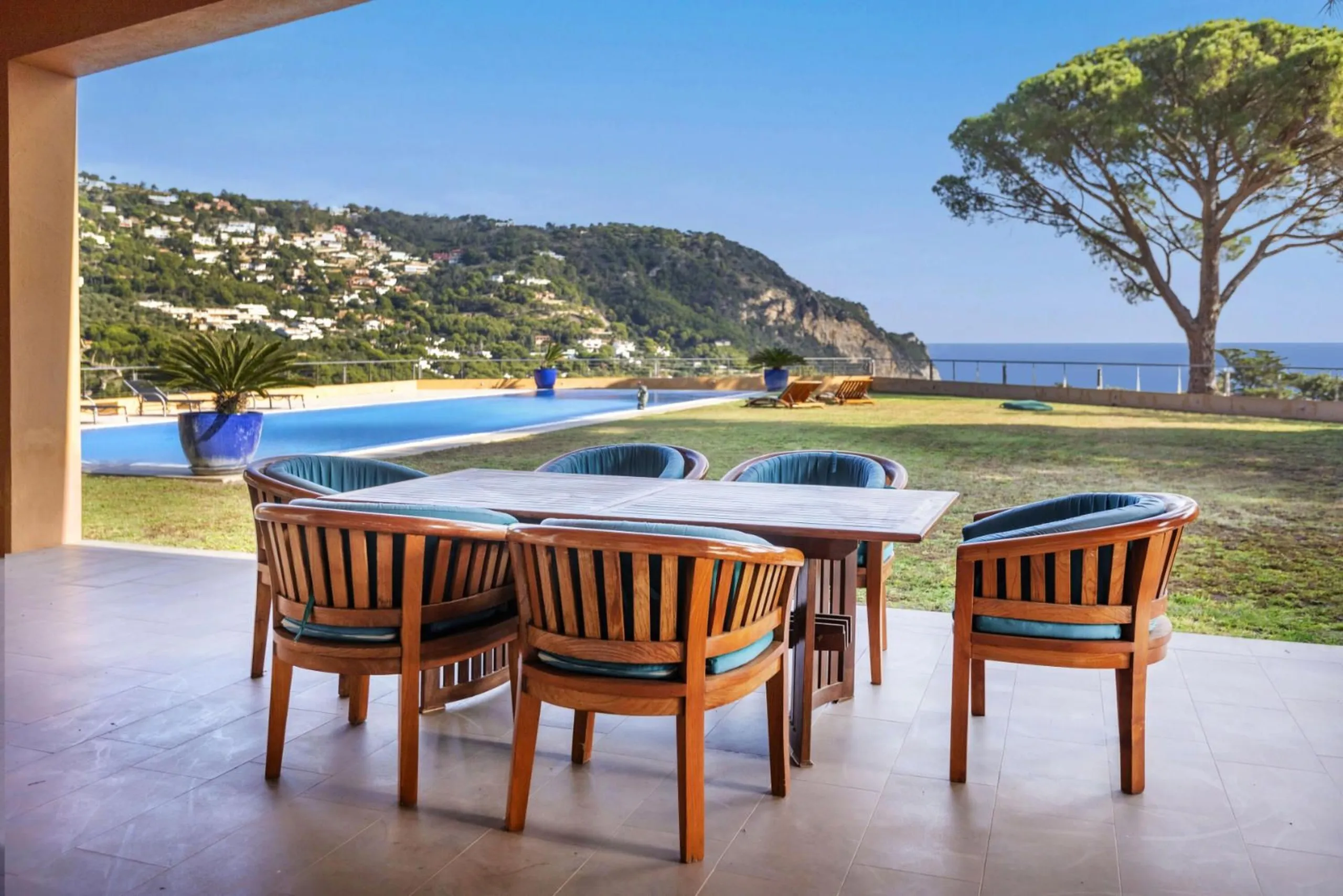 Exclusive Villa with Panoramic Sea Views and Luxurious Amenities in Begur, Costa Brava