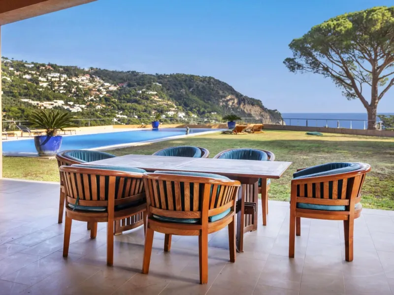 Exclusive Villa with Panoramic Sea Views and Luxurious Amenities in Begur, Costa Brava