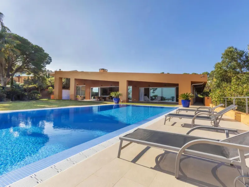 Exclusive Villa with Panoramic Sea Views and Luxurious Amenities in Begur, Costa Brava