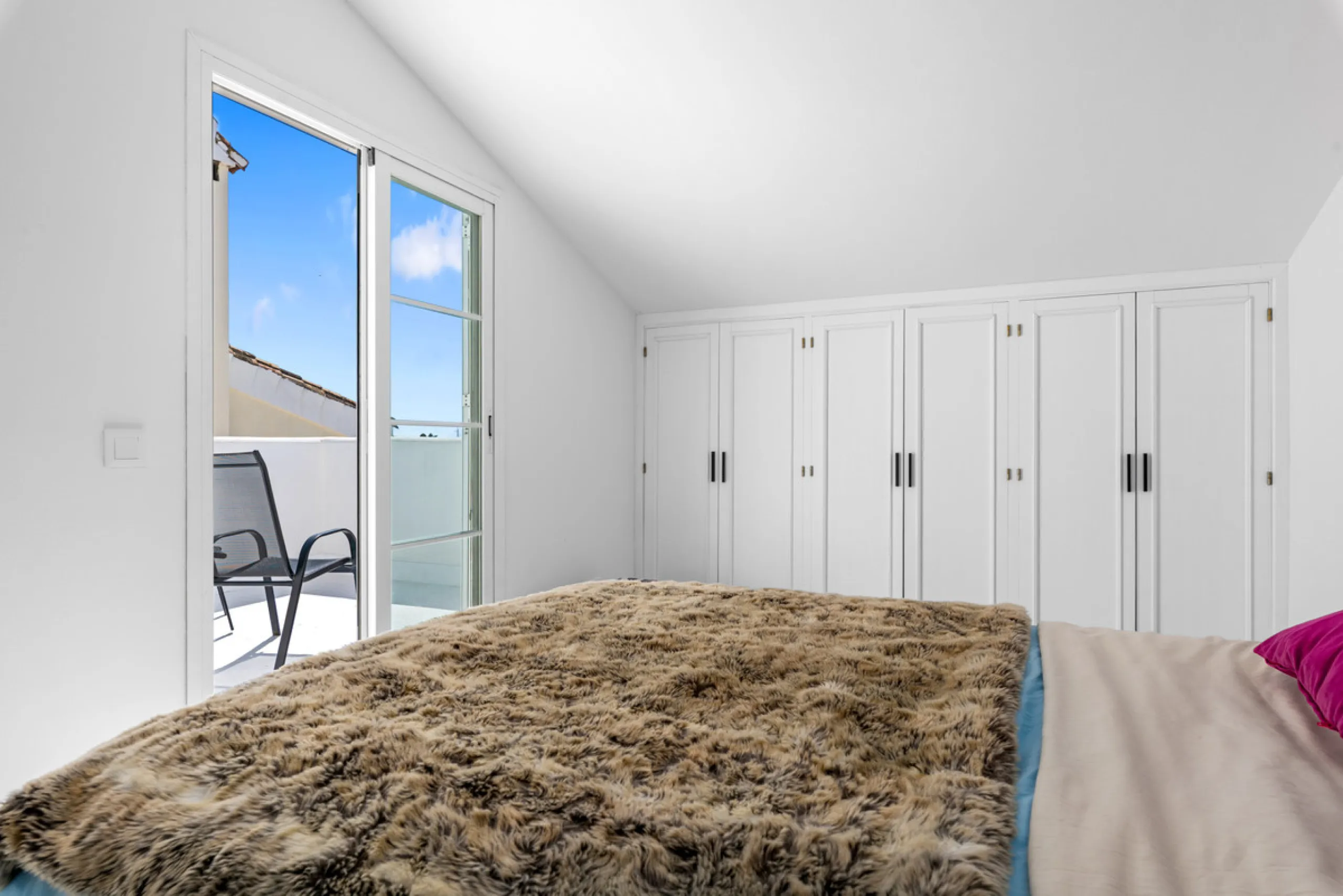 Stunning Fully Refurbished 4-Bedroom, 3-Bathroom Villa in Bel Air Cancelada