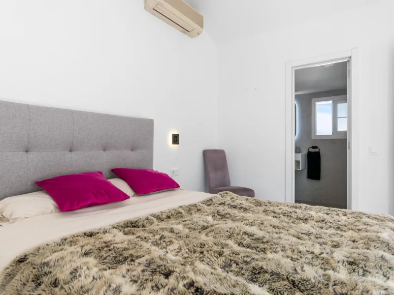 Stunning Fully Refurbished 4-Bedroom, 3-Bathroom Villa in Bel Air Cancelada