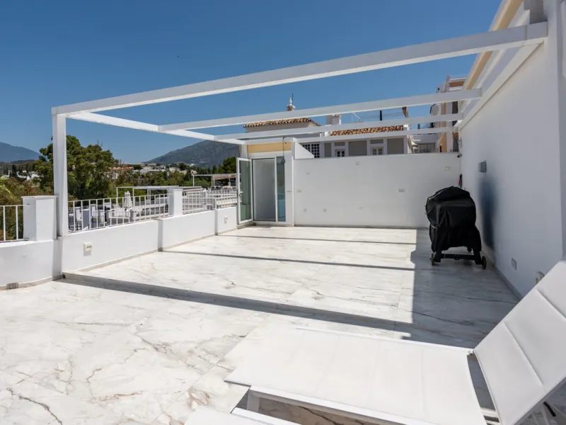 EXCLUSIVE – Luxury 3-Bedroom Townhouse with Sea, Golf and Mountain Views