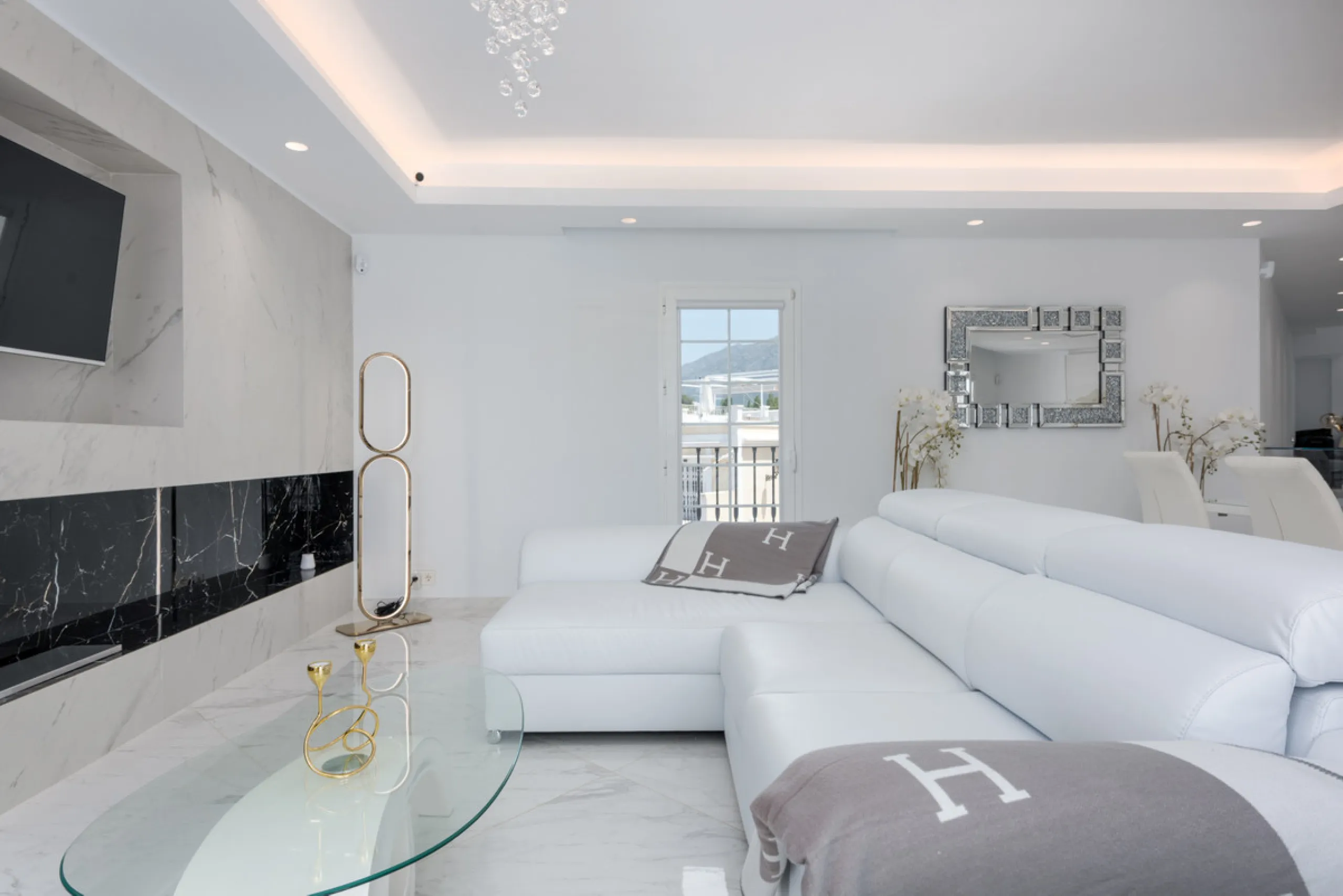 EXCLUSIVE – Luxury 3-Bedroom Townhouse with Sea, Golf and Mountain Views
