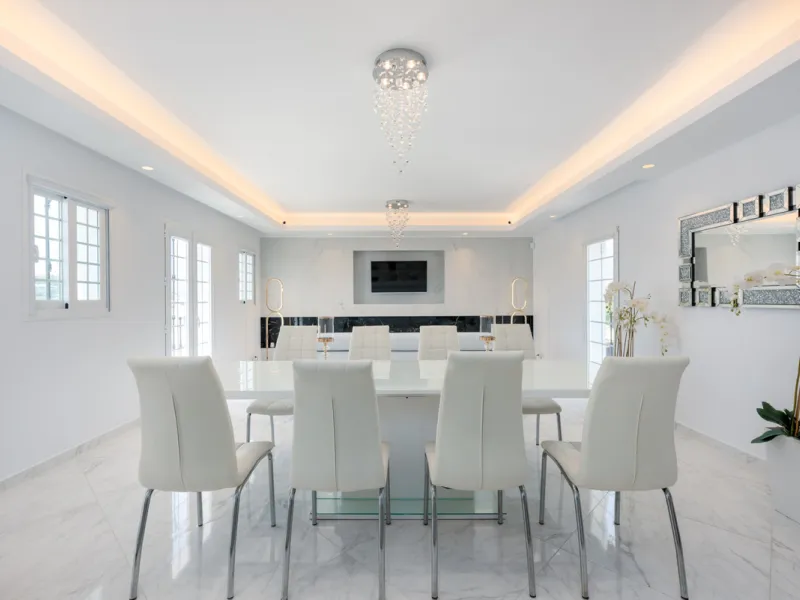 EXCLUSIVE – Luxury 3-Bedroom Townhouse with Sea, Golf and Mountain Views