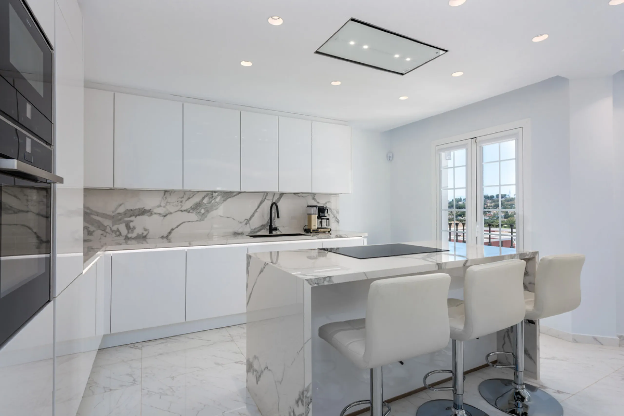 EXCLUSIVE – Luxury 3-Bedroom Townhouse with Sea, Golf and Mountain Views
