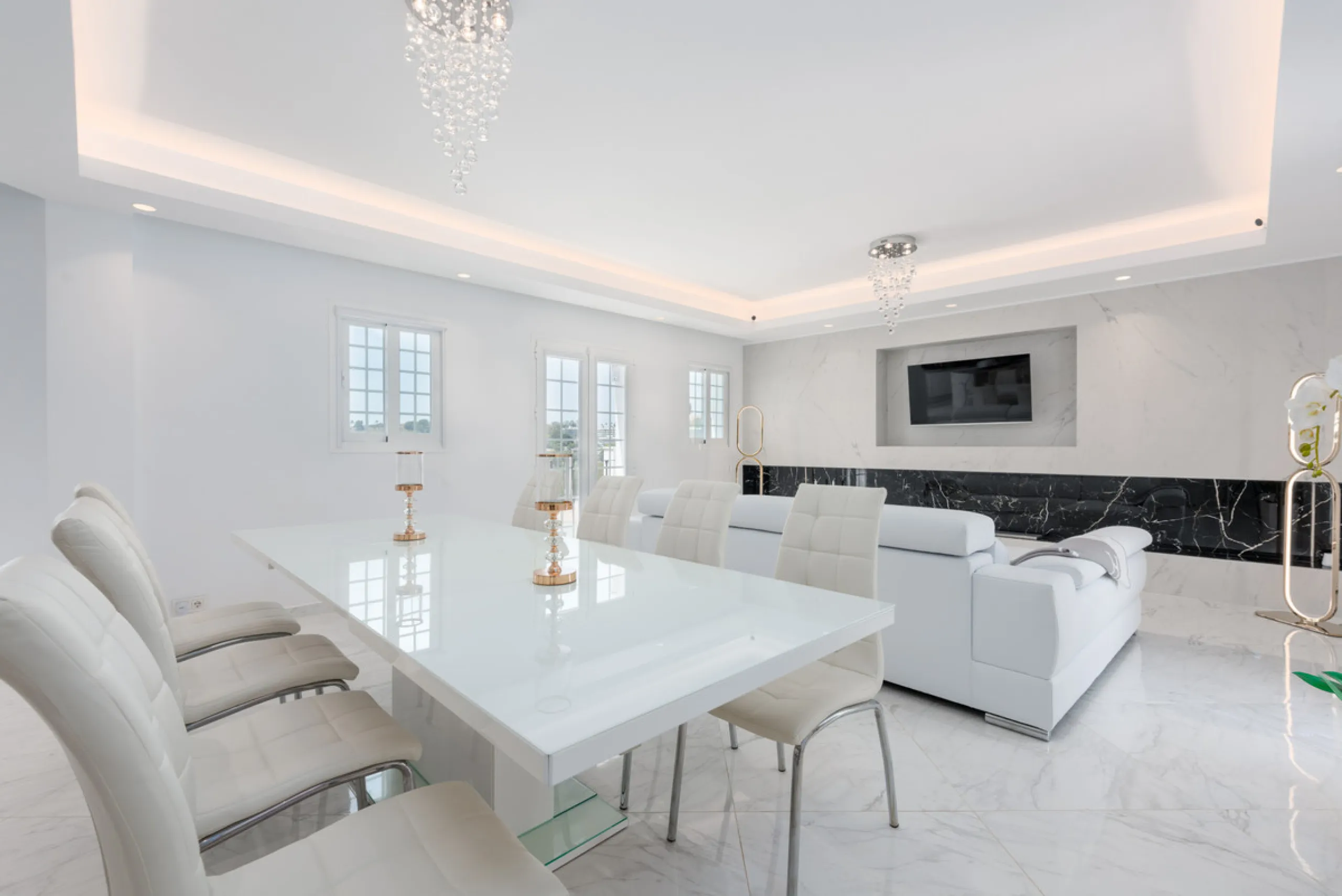 EXCLUSIVE – Luxury 3-Bedroom Townhouse with Sea, Golf and Mountain Views