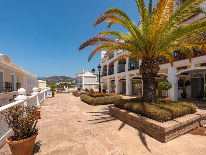 EXCLUSIVE – Luxury 3-Bedroom Townhouse with Sea, Golf and Mountain Views