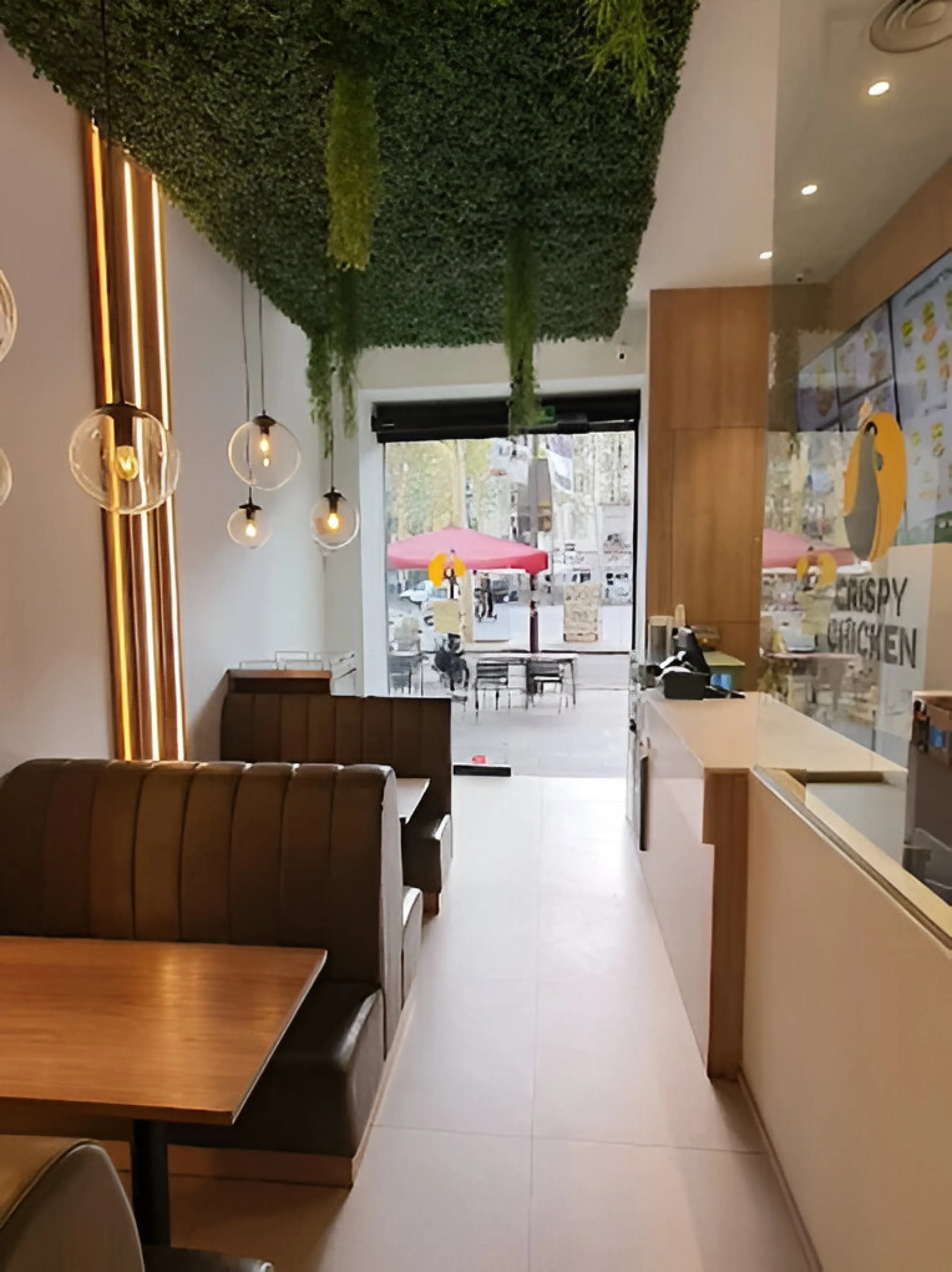 Restaurant for Sale With Tenant and C3 License in the Historical Center of Barcelona