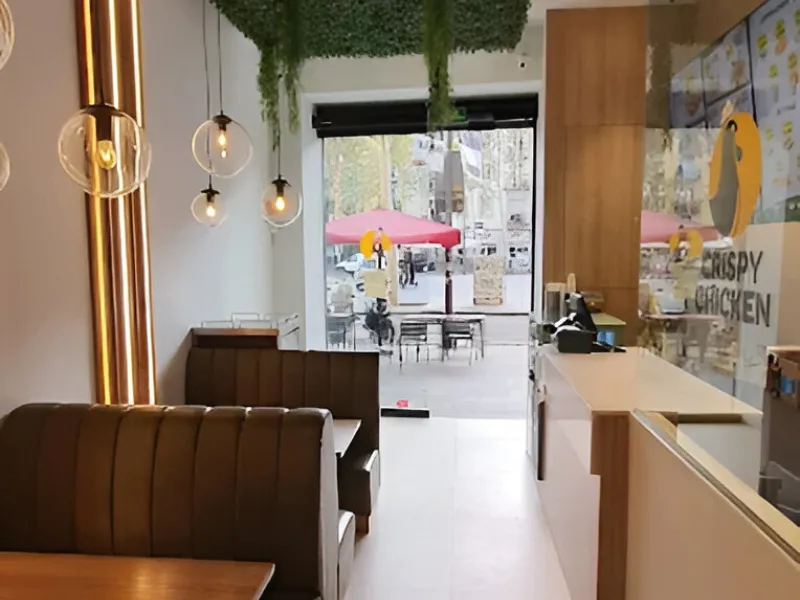 Restaurant for Sale With Tenant and C3 License in the Historical Center of Barcelona