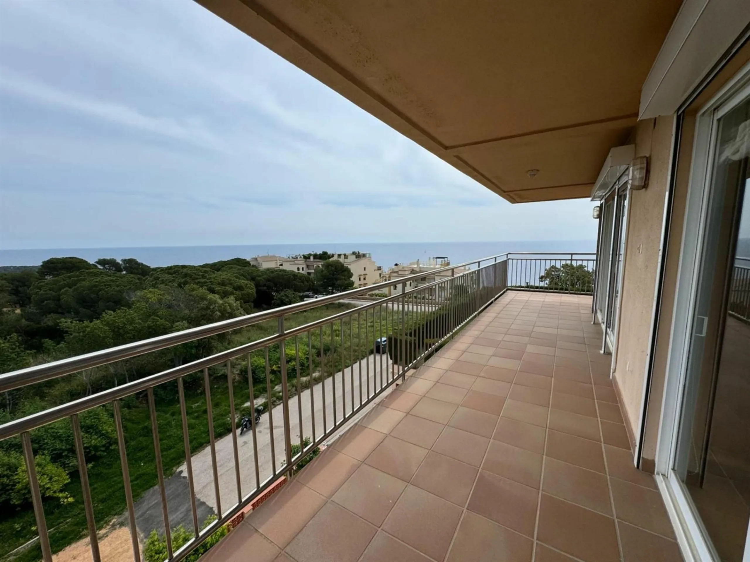 Bright corner apartment with beautiful sea views in Sant Feliu de Guixols, Costa Brava