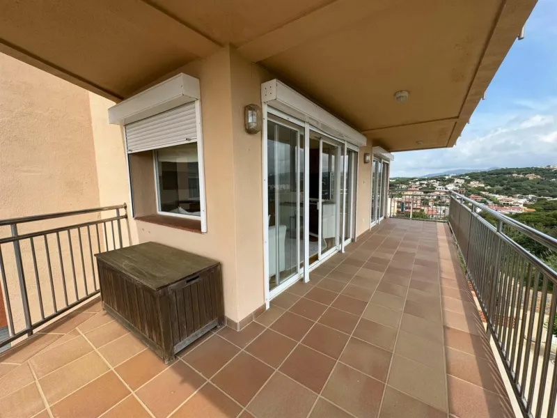 Bright corner apartment with beautiful sea views in Sant Feliu de Guixols, Costa Brava