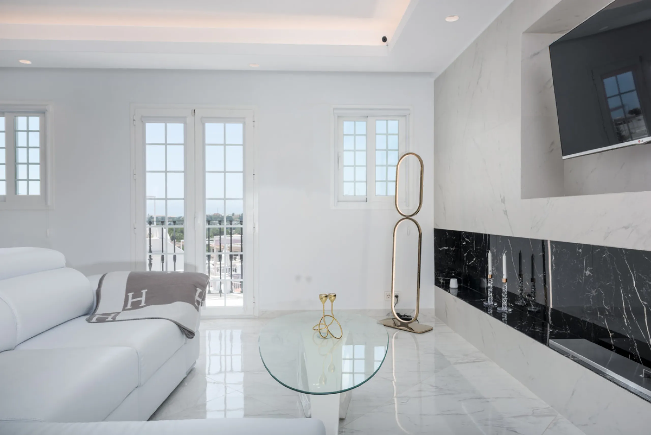 EXCLUSIVE – Luxury 3-Bedroom Townhouse with Sea, Golf and Mountain Views