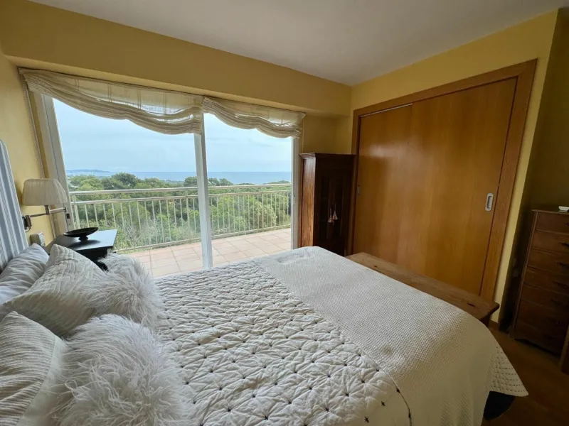 Bright corner apartment with beautiful sea views in Sant Feliu de Guixols, Costa Brava