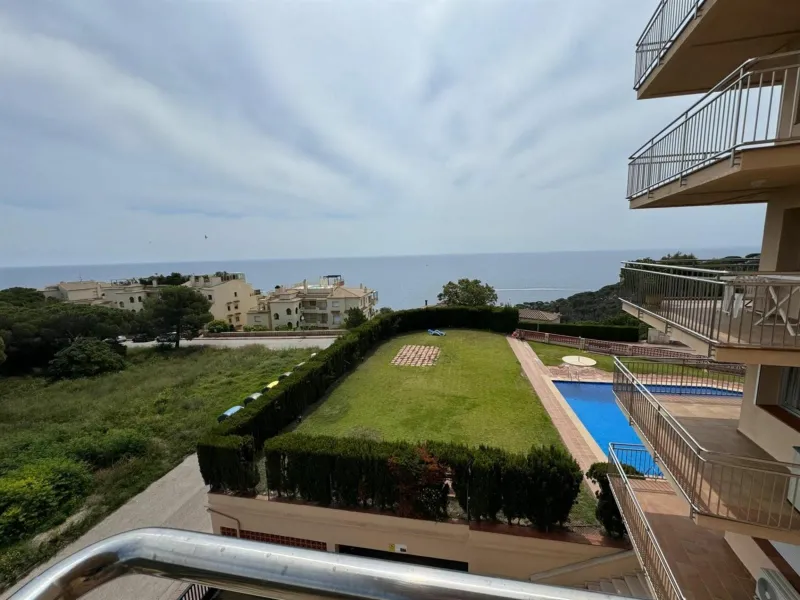 Bright corner apartment with beautiful sea views in Sant Feliu de Guixols, Costa Brava