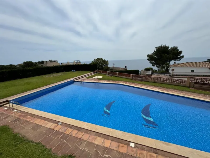 Bright corner apartment with beautiful sea views in Sant Feliu de Guixols, Costa Brava