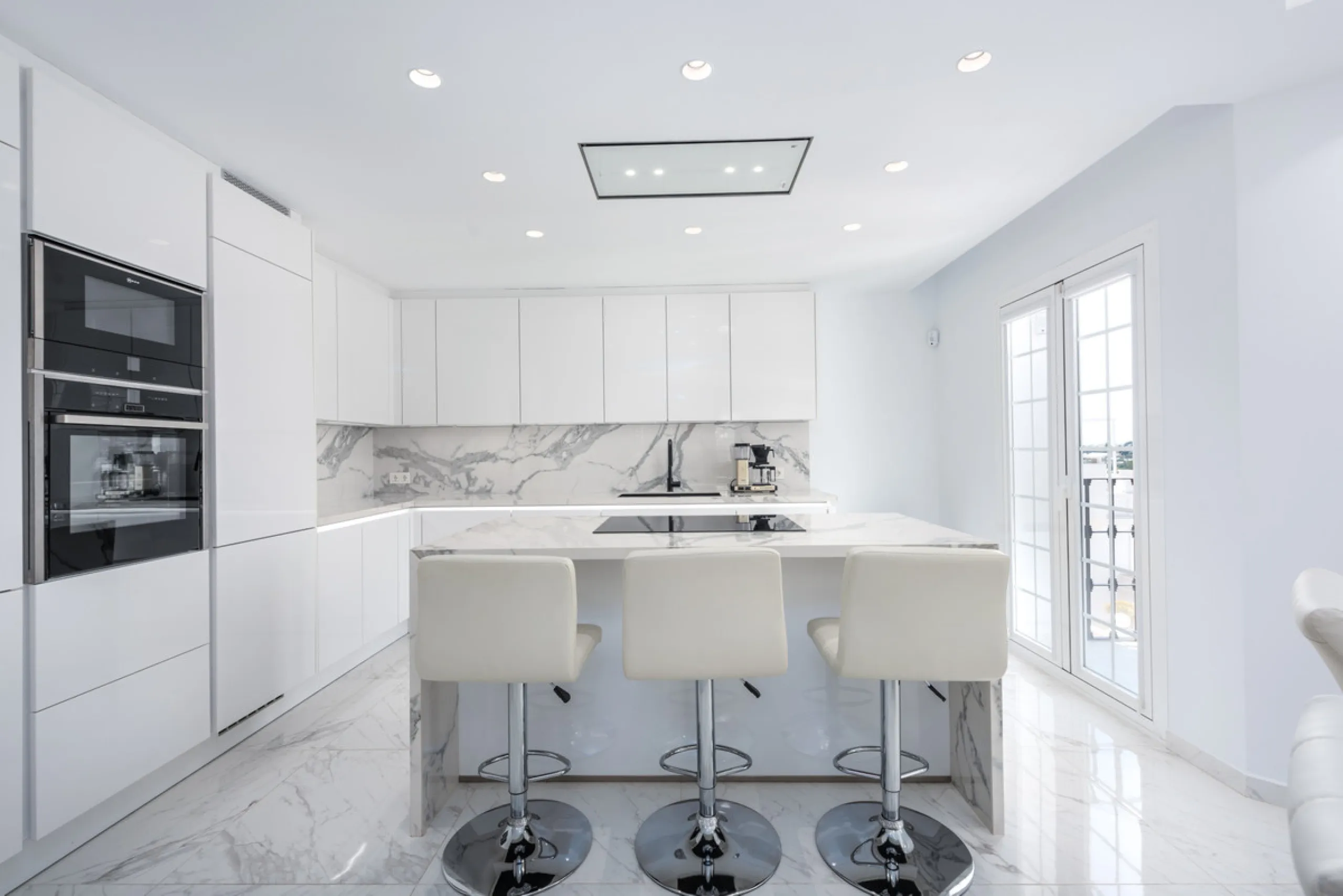 EXCLUSIVE – Luxury 3-Bedroom Townhouse with Sea, Golf and Mountain Views