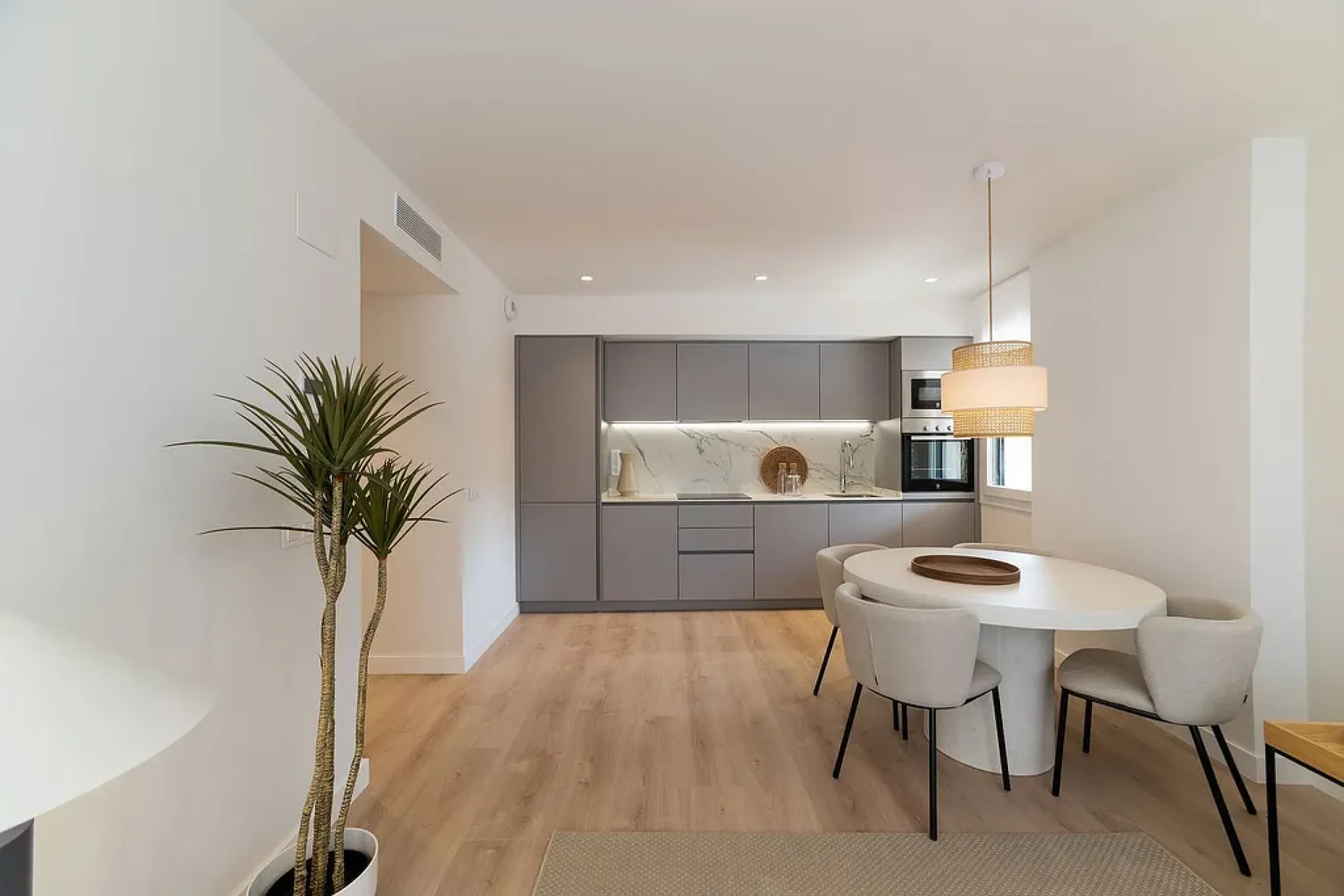 Cozy Apartments with Immediate Move-In Available in Horta Ginardo, Barcelona