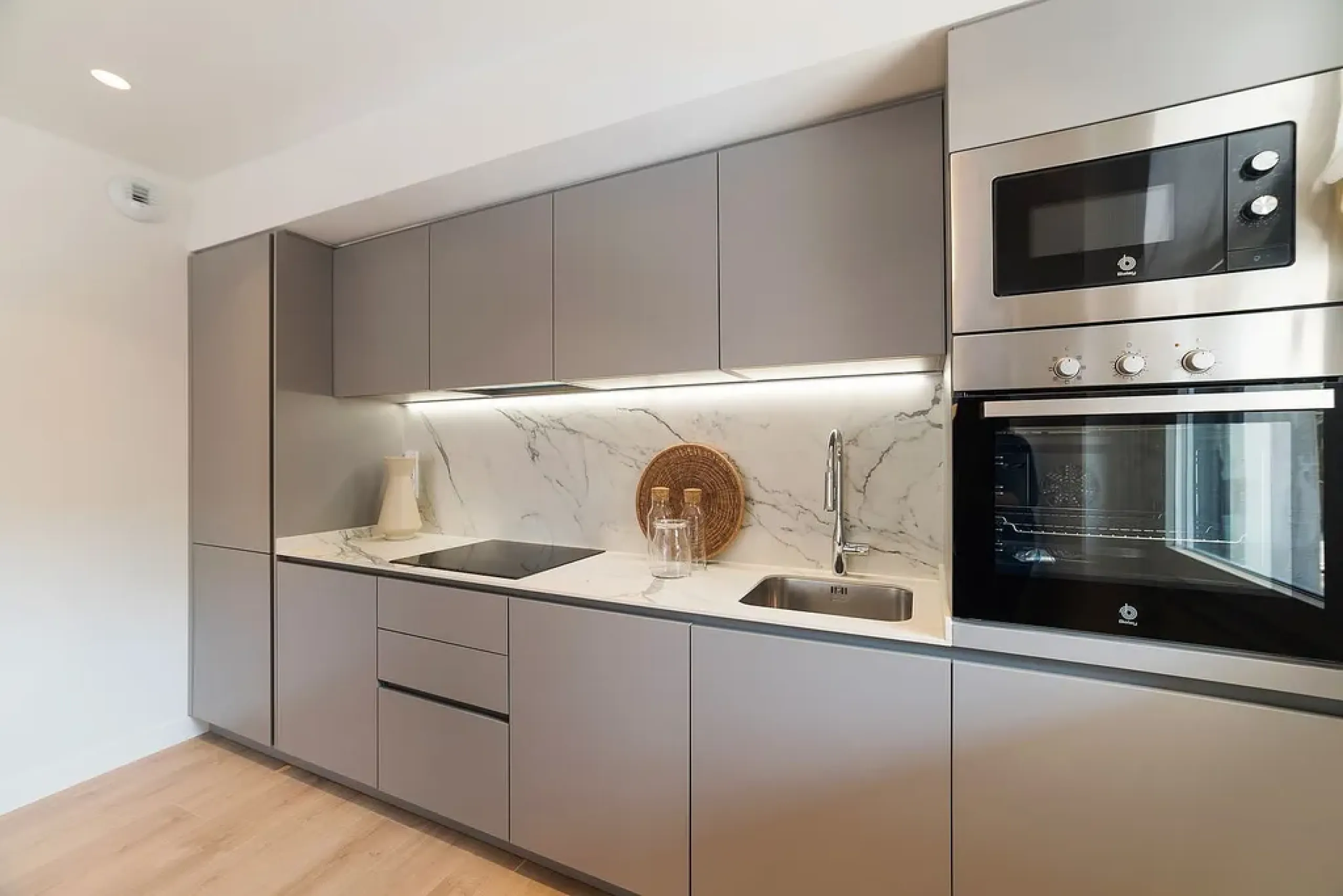 Cozy Apartments with Immediate Move-In Available in Horta Ginardo, Barcelona