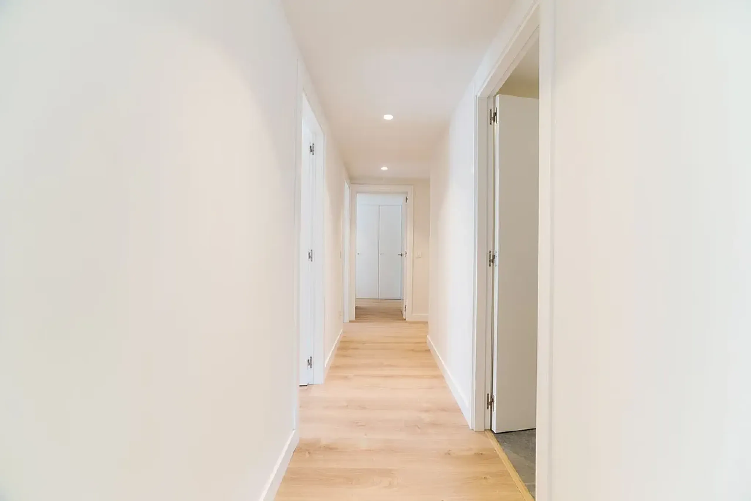Cozy Apartments with Immediate Move-In Available in Horta Ginardo, Barcelona