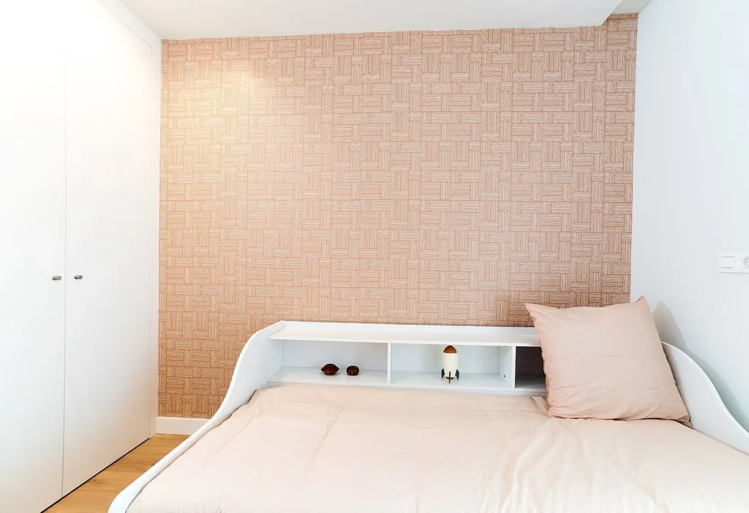 Cozy Apartments with Immediate Move-In Available in Horta Ginardo, Barcelona