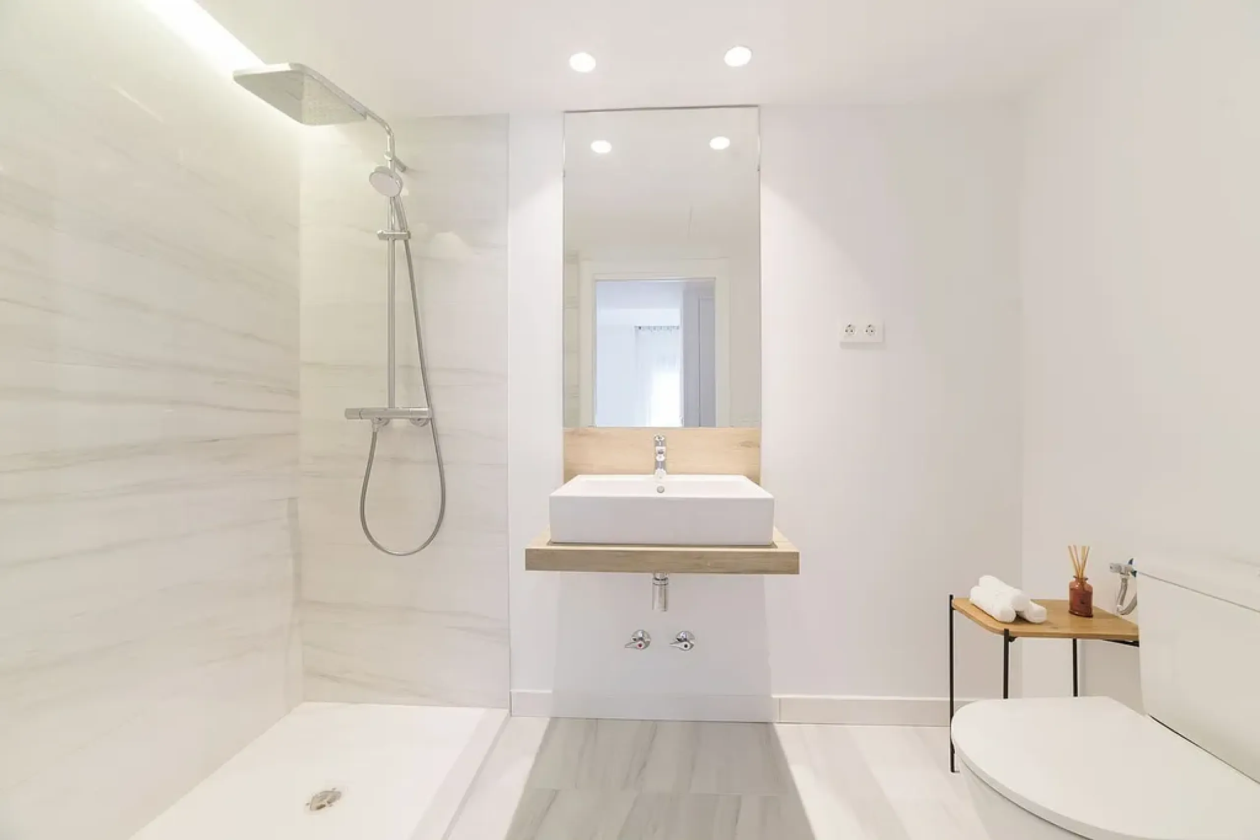 Cozy Apartments with Immediate Move-In Available in Horta Ginardo, Barcelona
