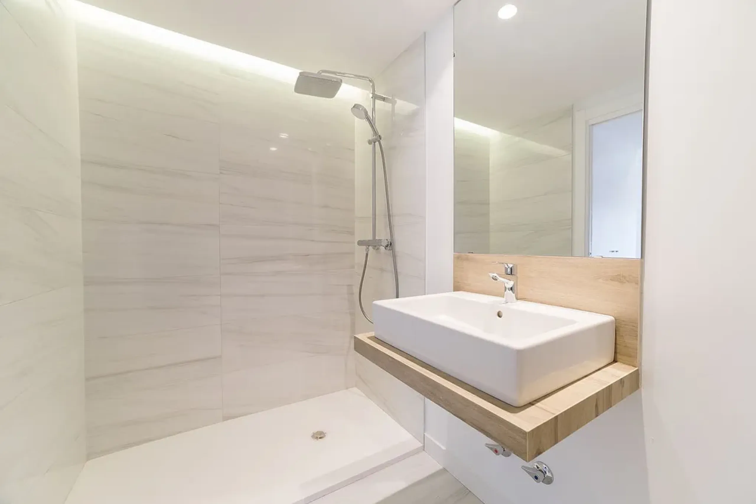 Cozy Apartments with Immediate Move-In Available in Horta Ginardo, Barcelona