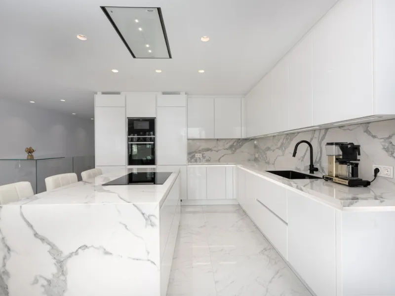 EXCLUSIVE – Luxury 3-Bedroom Townhouse with Sea, Golf and Mountain Views