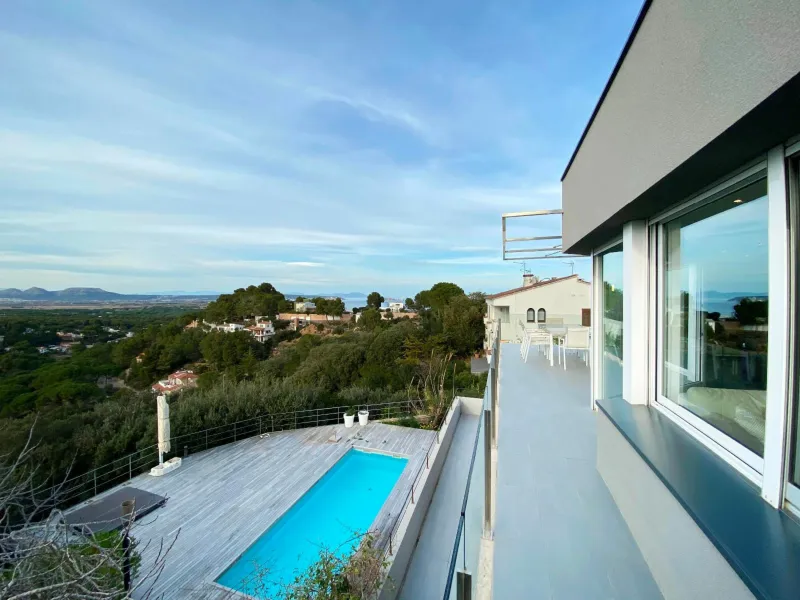 Modern Home in Begur, Just Minutes from Pals and Sa Riera Beaches, Costa Brava