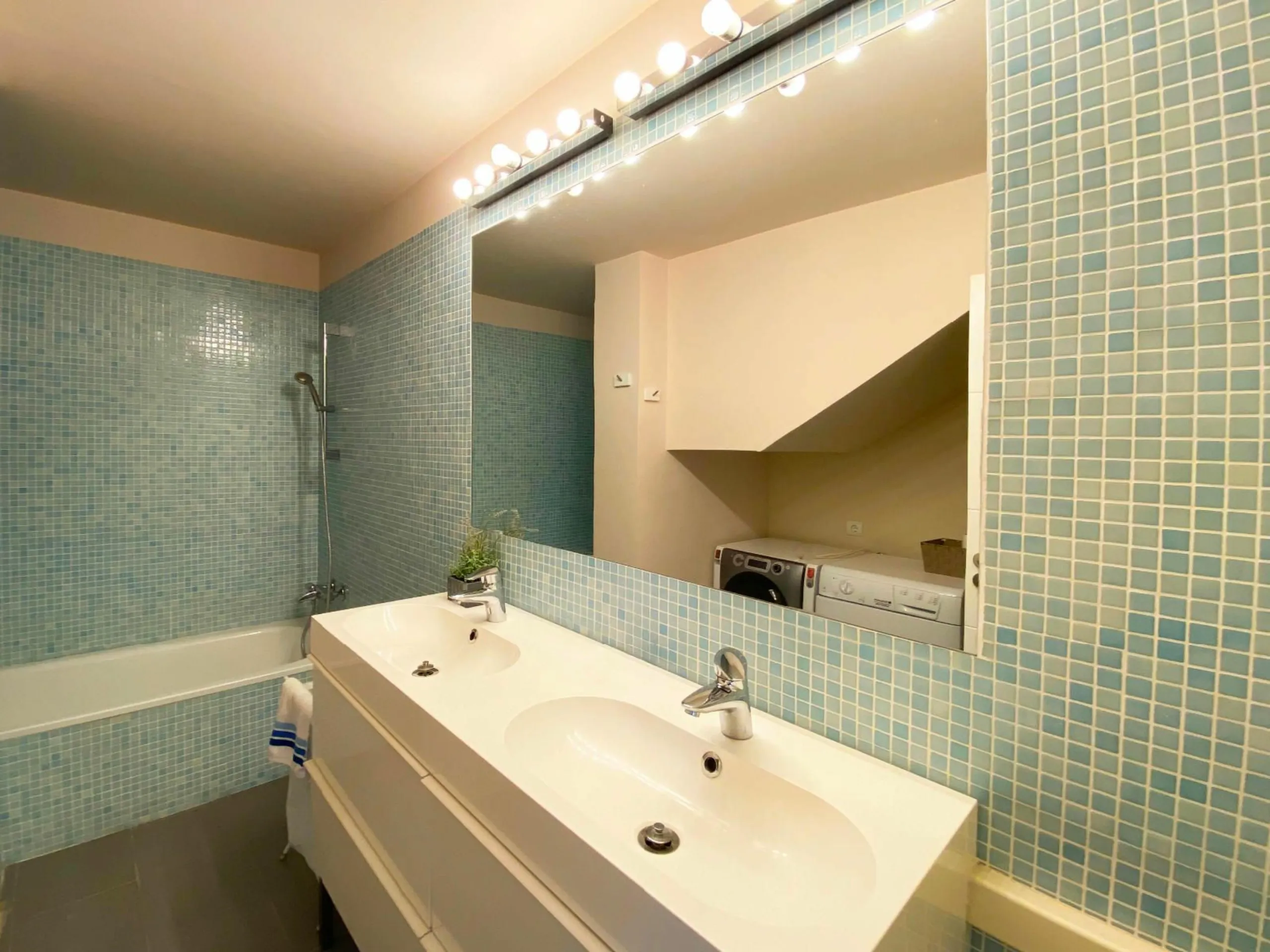 Modern Home in Begur, Just Minutes from Pals and Sa Riera Beaches, Costa Brava
