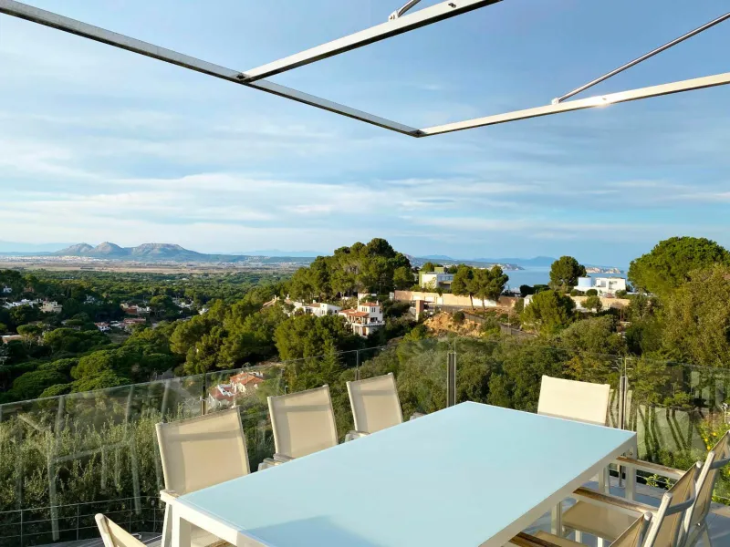 Modern Home in Begur, Just Minutes from Pals and Sa Riera Beaches, Costa Brava