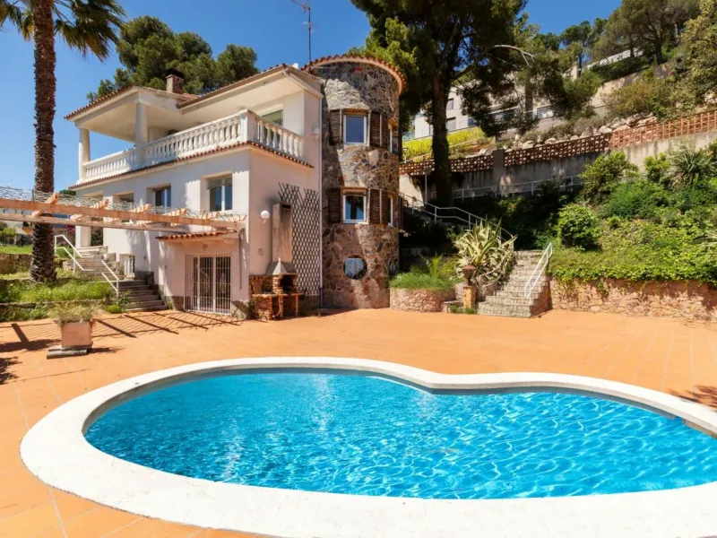 Charming House in the Casa Nova Residential Area in Sant Feliu de Guíxols, Costa Brava