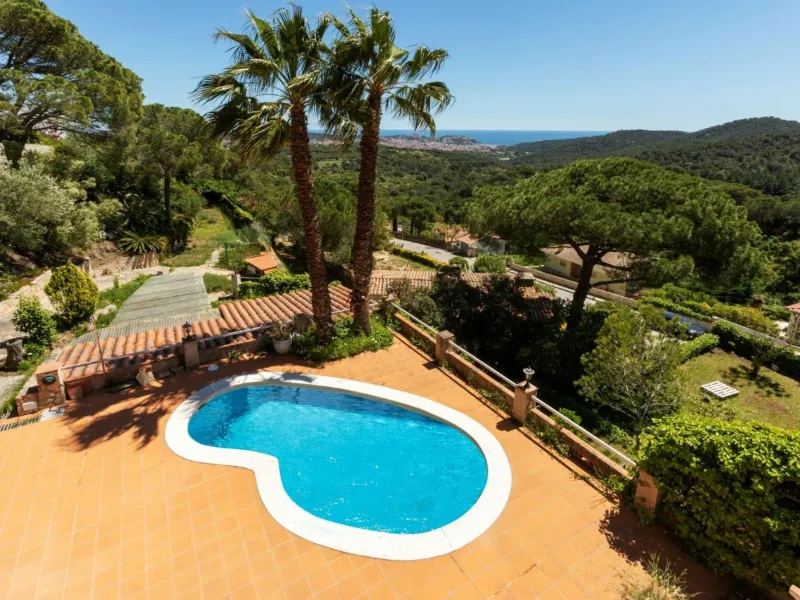 Charming House in the Casa Nova Residential Area in Sant Feliu de Guíxols, Costa Brava