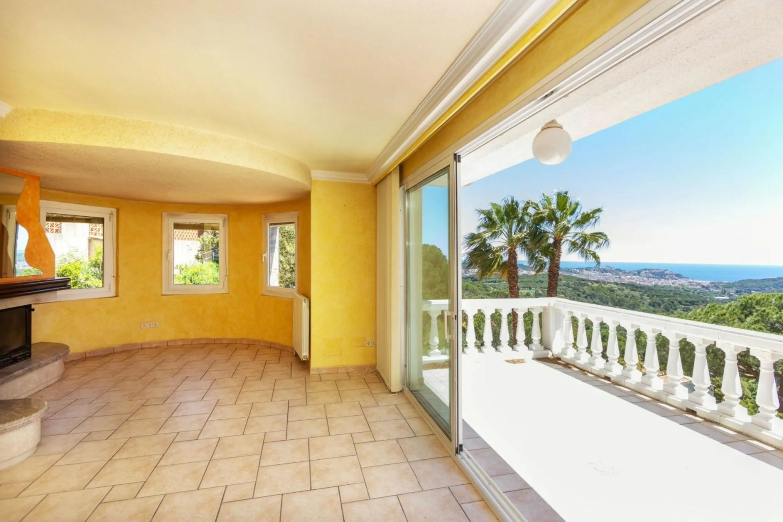 Charming House in the Casa Nova Residential Area in Sant Feliu de Guíxols, Costa Brava