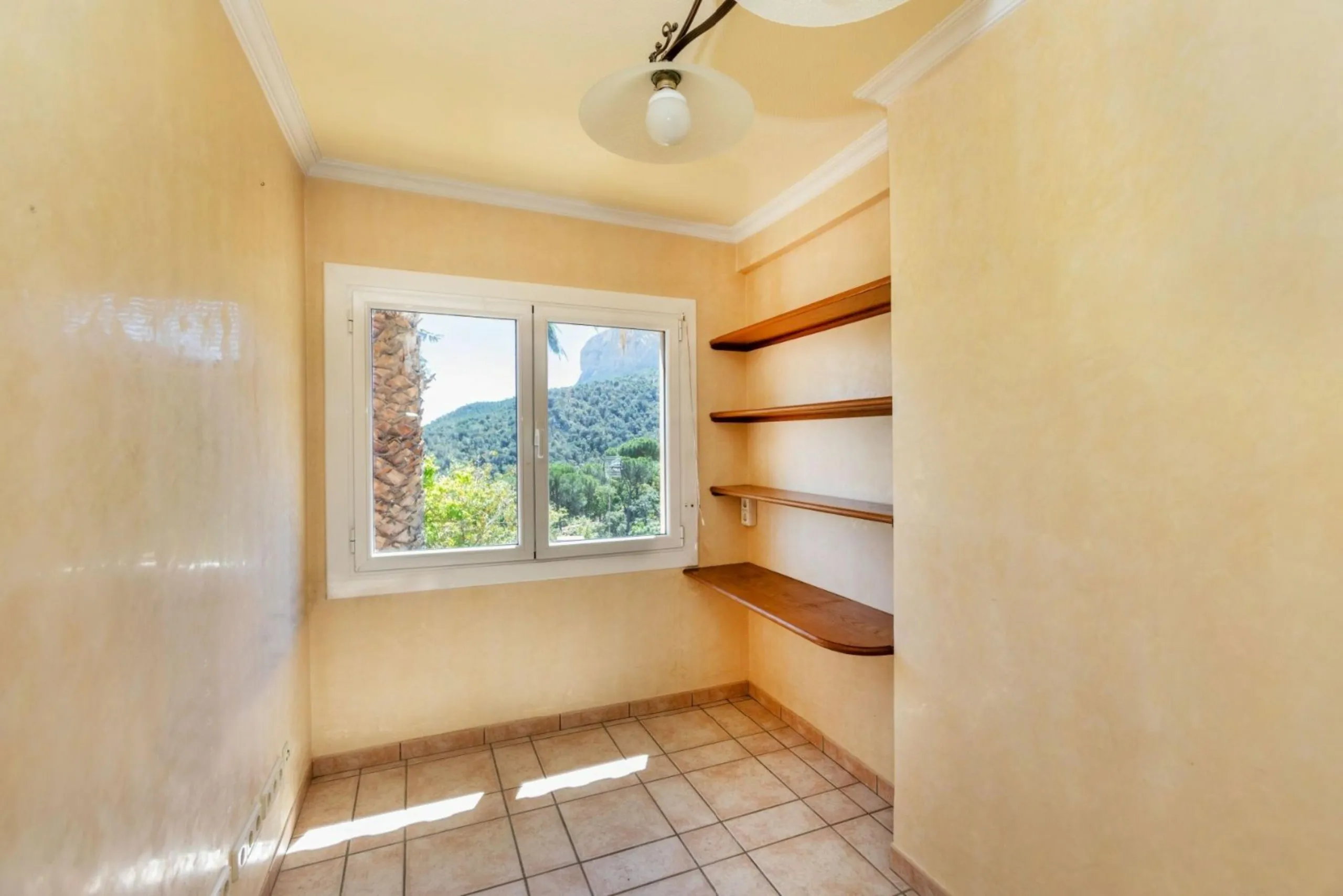 Charming House in the Casa Nova Residential Area in Sant Feliu de Guíxols, Costa Brava