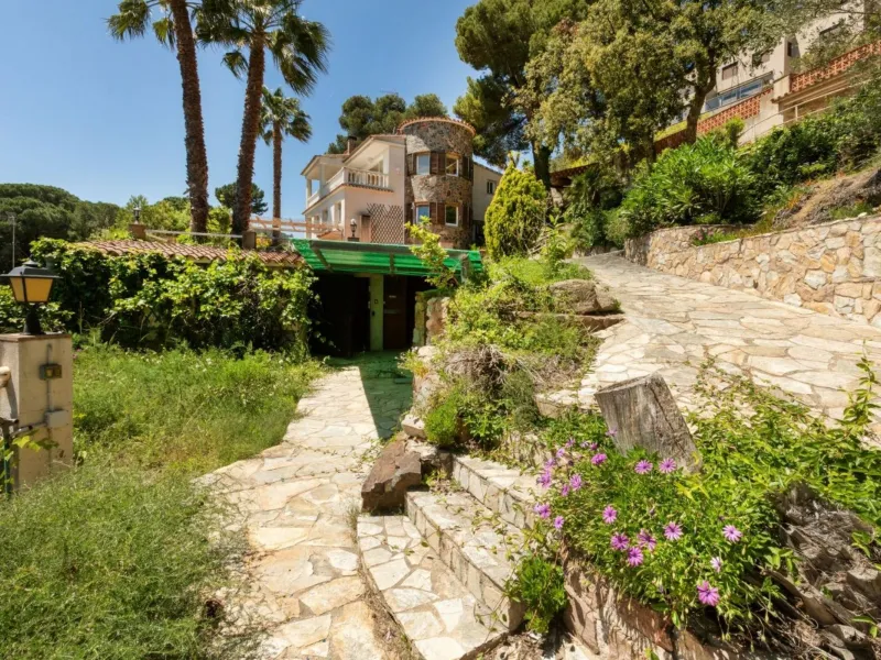 Charming House in the Casa Nova Residential Area in Sant Feliu de Guíxols, Costa Brava
