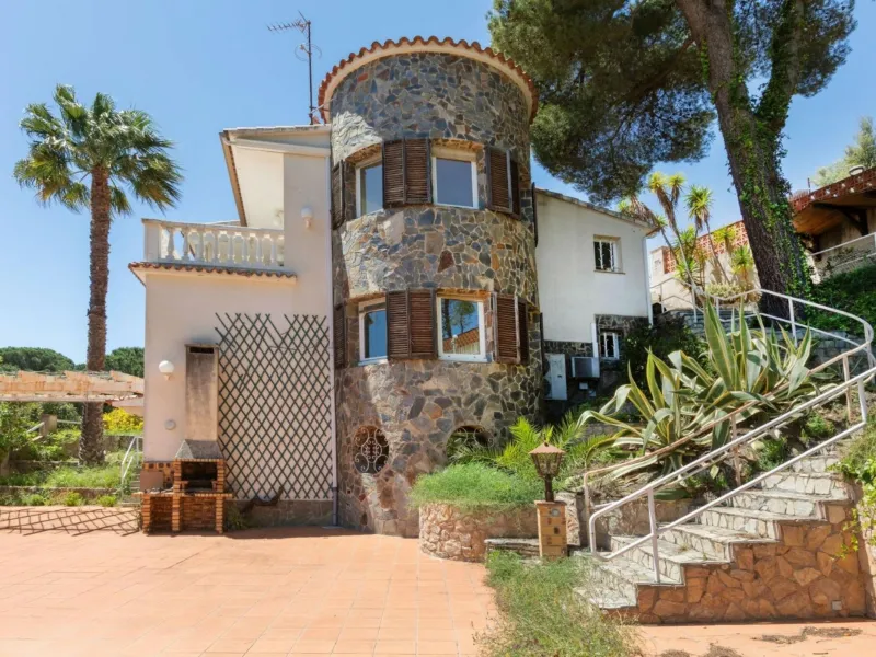 Charming House in the Casa Nova Residential Area in Sant Feliu de Guíxols, Costa Brava