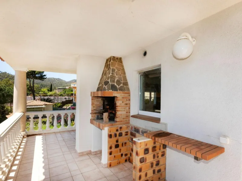 Charming House in the Casa Nova Residential Area in Sant Feliu de Guíxols, Costa Brava