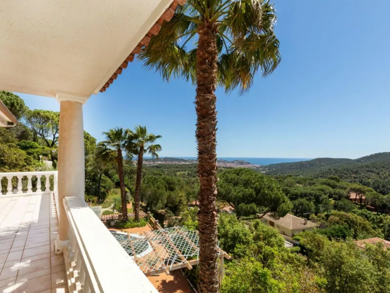 Charming House in the Casa Nova Residential Area in Sant Feliu de Guíxols, Costa Brava