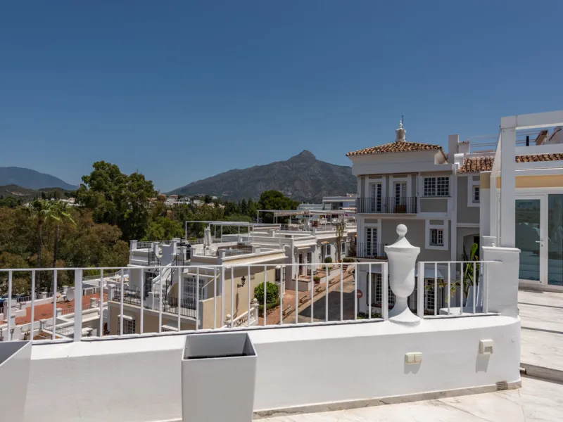 EXCLUSIVE – Luxury 3-Bedroom Townhouse with Sea, Golf and Mountain Views