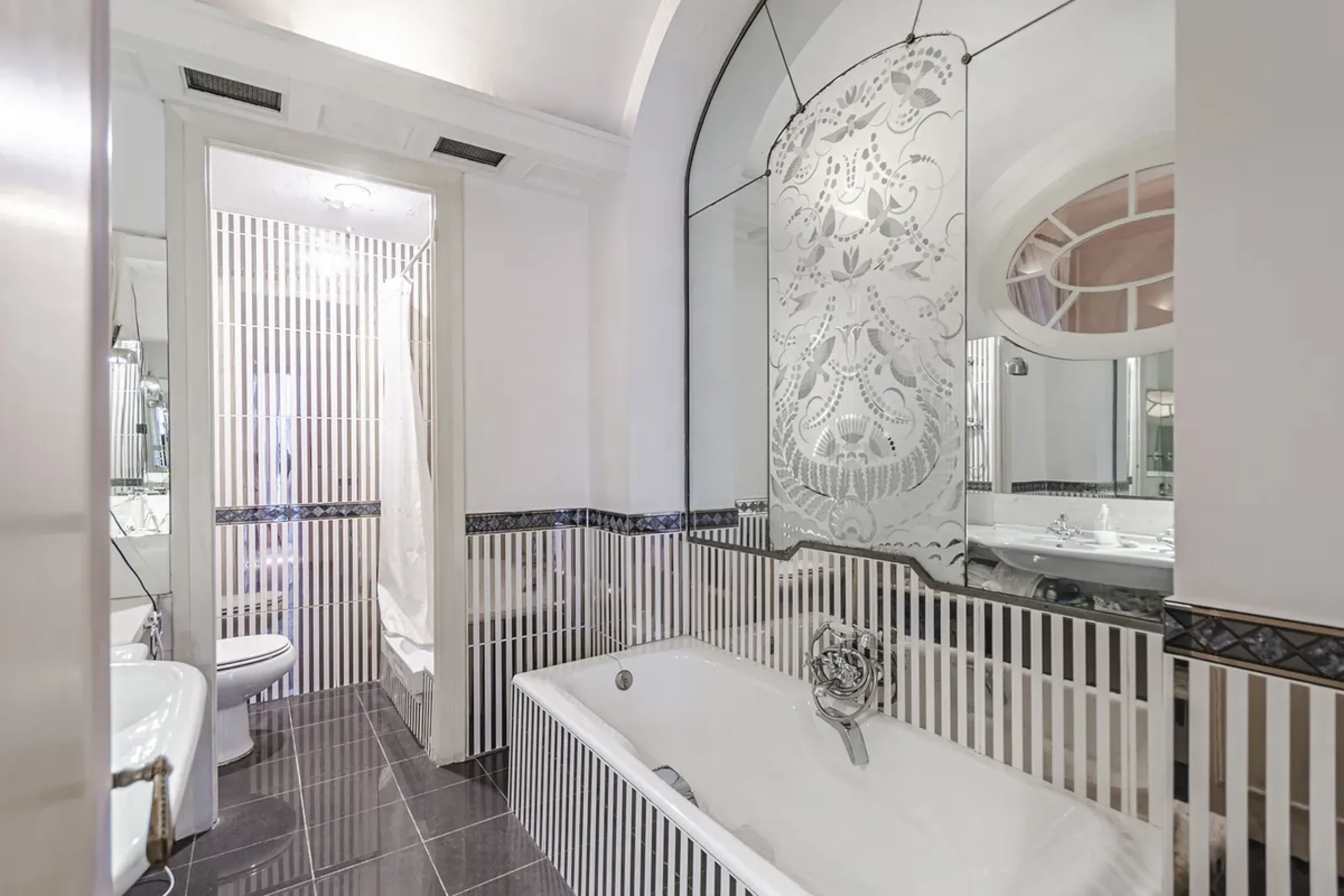 Elegant Catalan Modernist Apartment in the Prestigious Eixample Dreta District, Barcelona